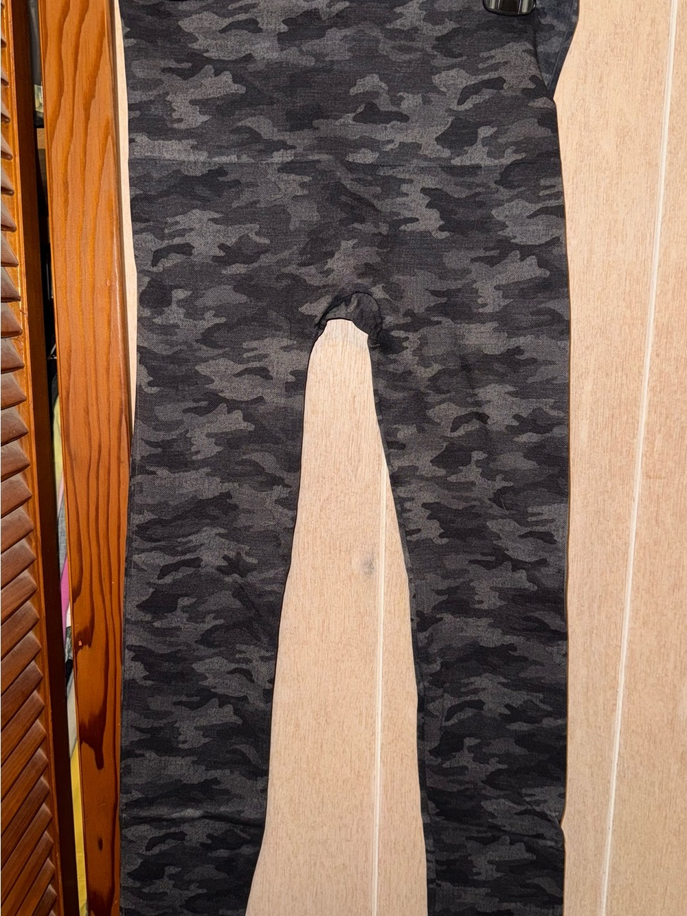 Spanx 1X Black & Gray Camo Leggings